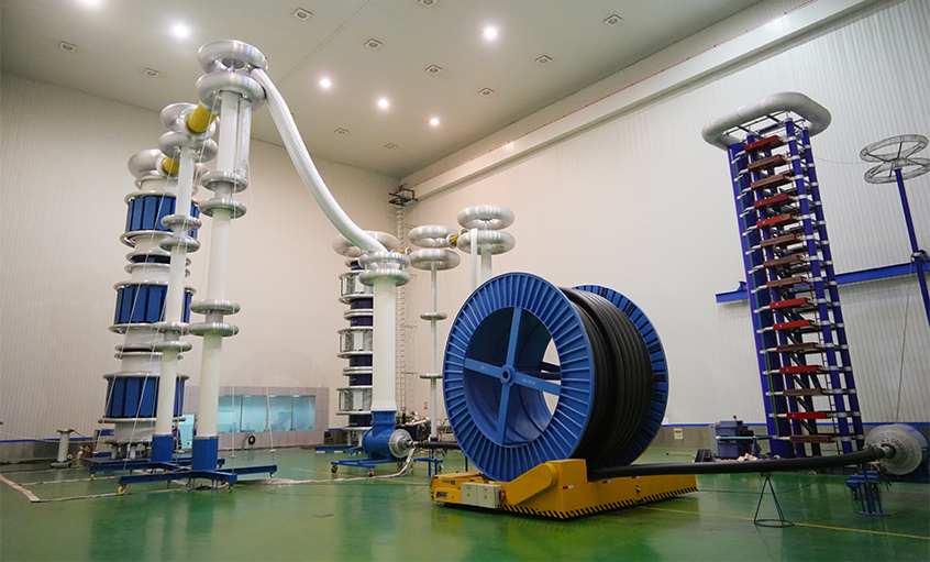 世界首次:上上電(dian)纜750kV 1×3000mm²交聯(lian)電(dian)力(li)電(dian)纜成(cheng)功通(tong)過(guo)工(gong)廠(chǎng)跼(ju)放及(ji)2倍運行電(dian)壓試驗(yàn)